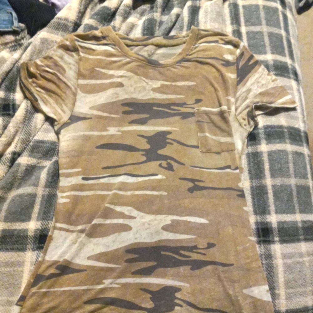 This a camo t-shirt
